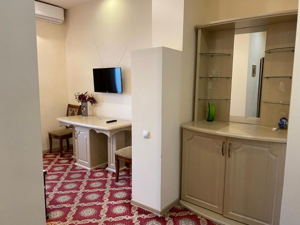 Elko Hotel Erévan Extérieur photo