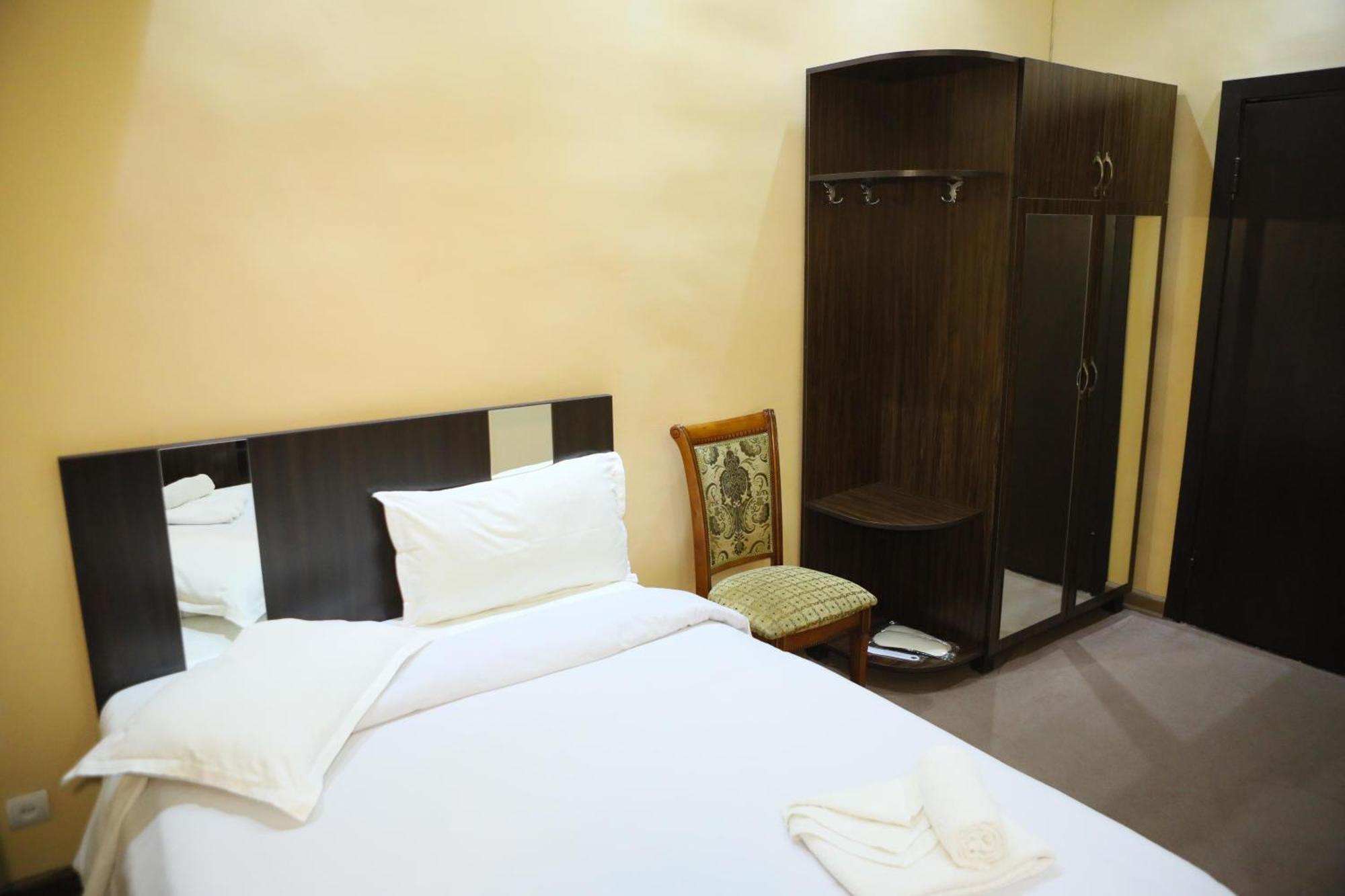 Elko Hotel Erévan Extérieur photo
