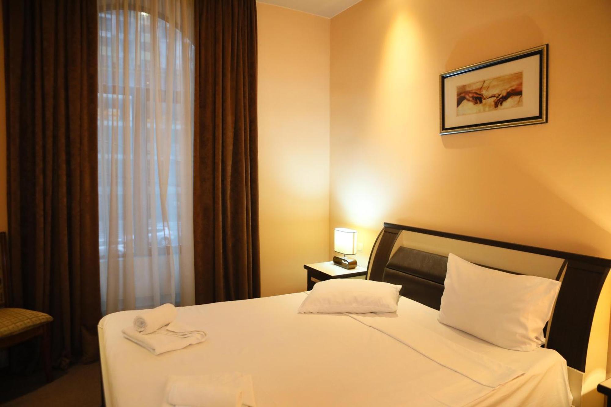 Elko Hotel Erévan Extérieur photo